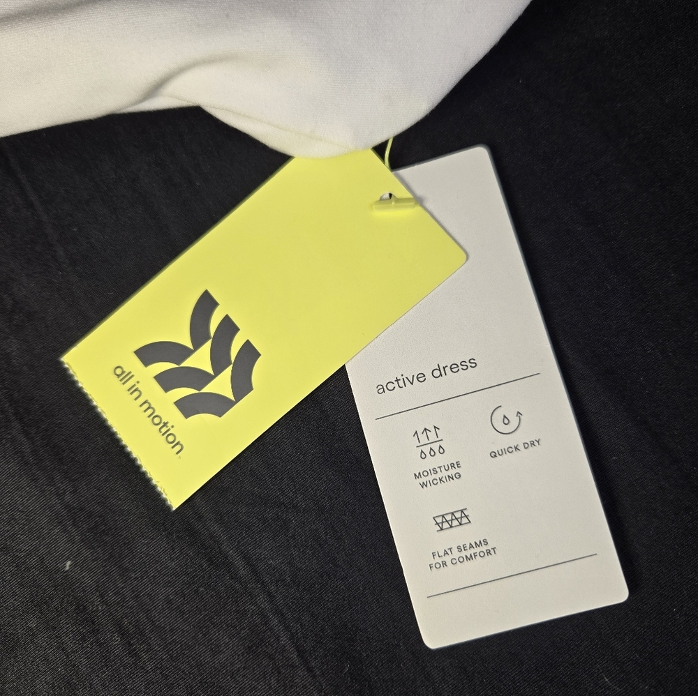 NWT All In Motion Women’s White Active Dress Size M–Built-In Shorts/Side Pockets - Picture 3 of 5